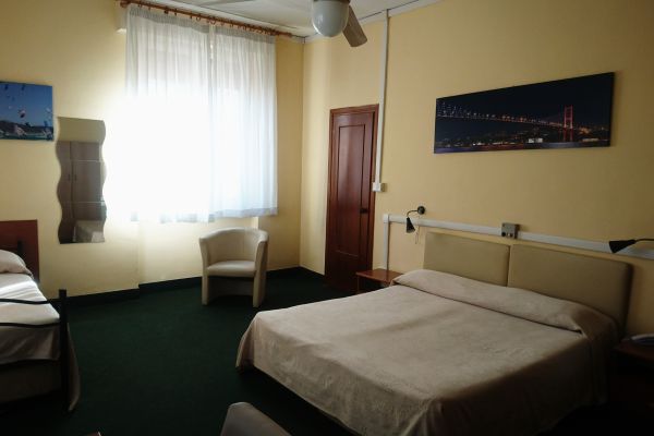 Giappone Inn Parking (Livorno)